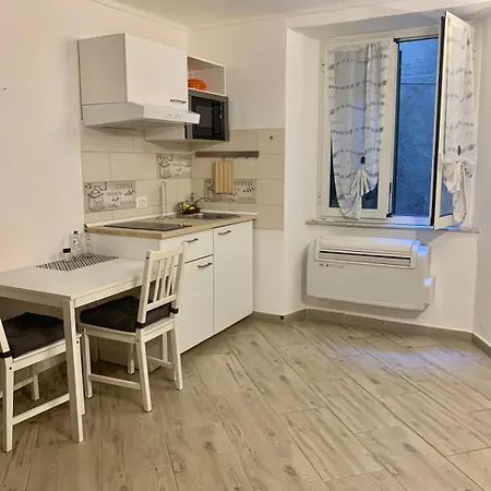 Lägenhet Modern Flat In The Centre Of Genua